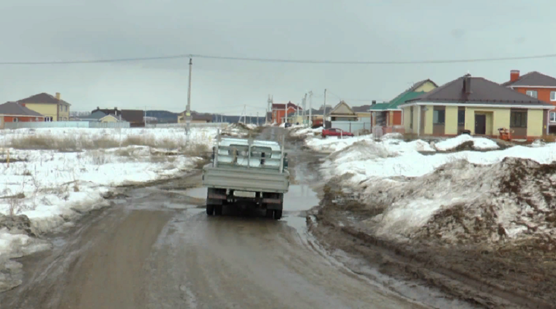 перевозка грузов по сельской дороге